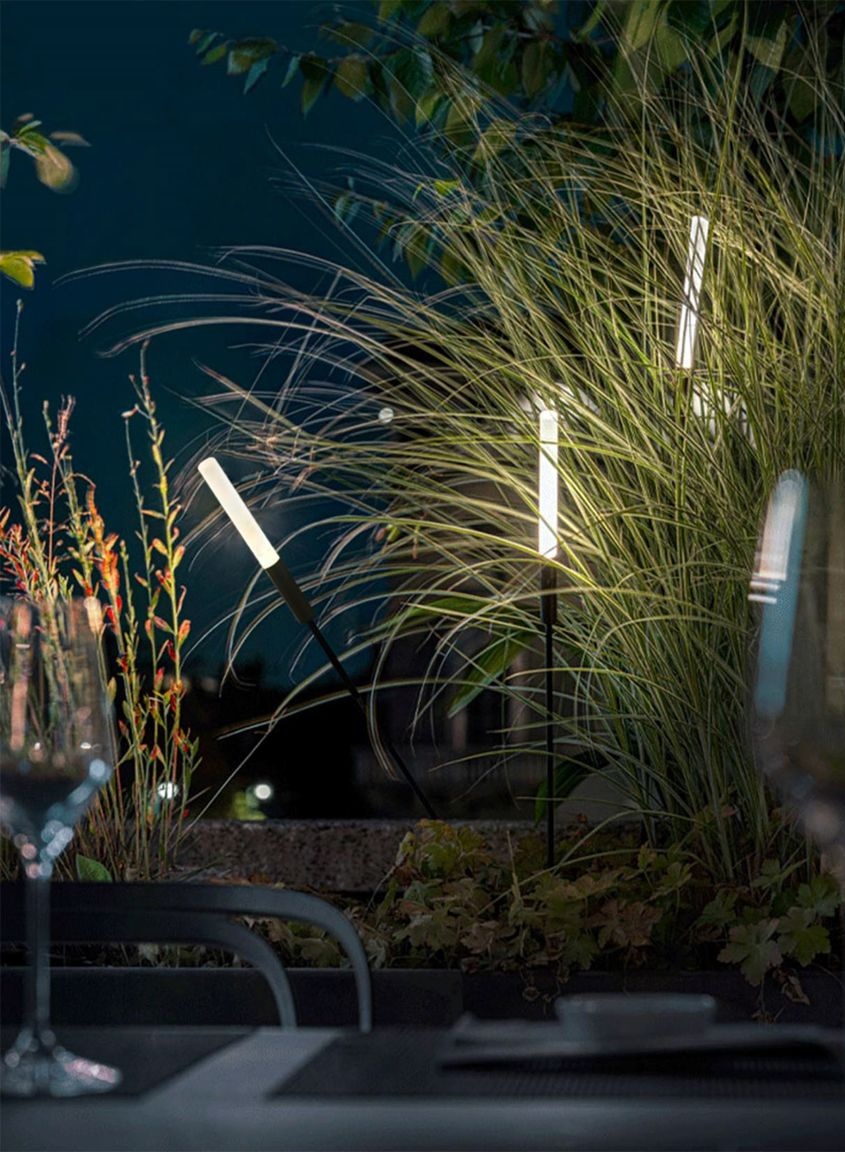 Brightstar GS023 BLACK 4 Piece Garden Spike Kit - Image 2